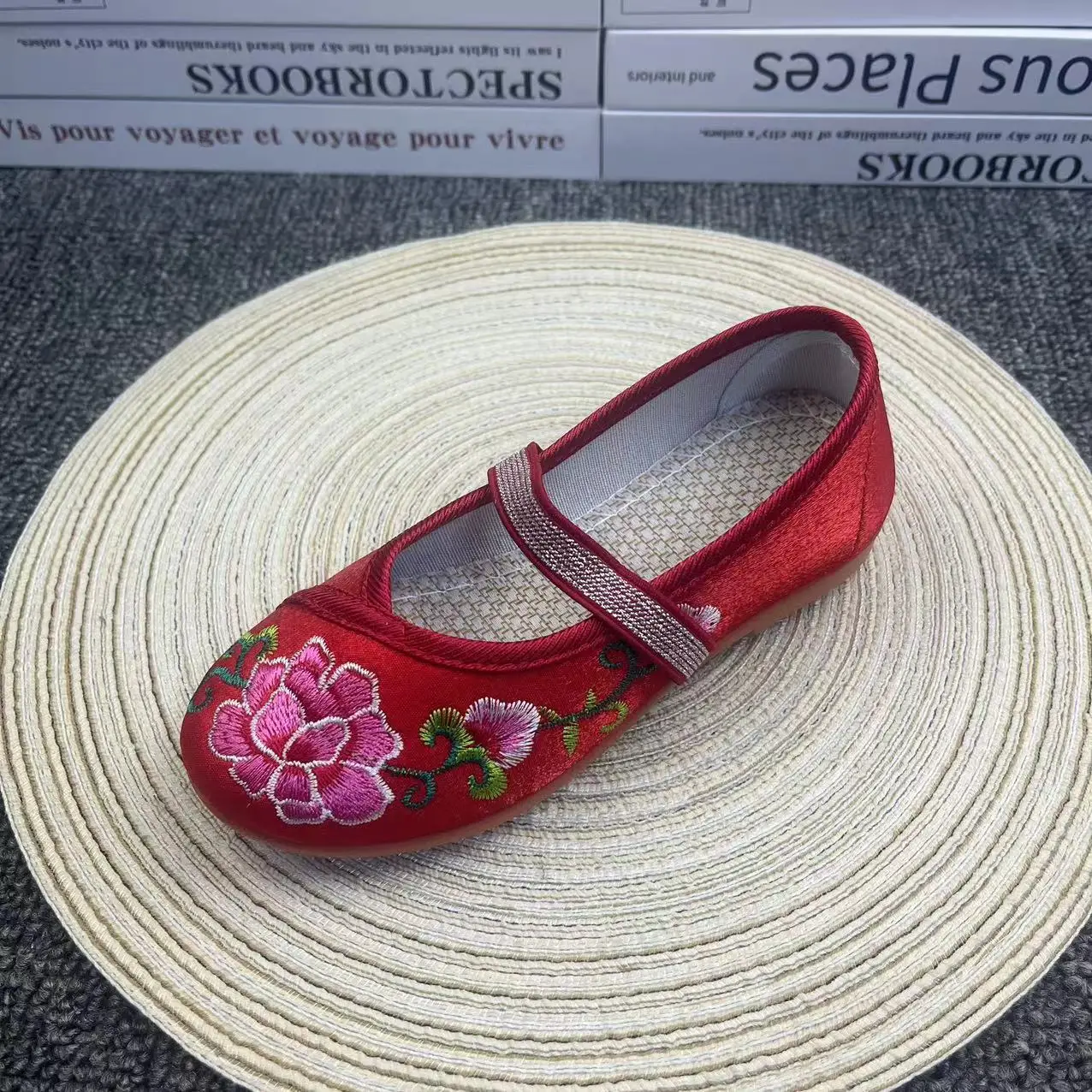 Kids Embroidered Shoes for Girls Chinese Style Cotton Cloth Shoes Children Comfortable soft-soled Flat Hanfu Shoes red pink blue