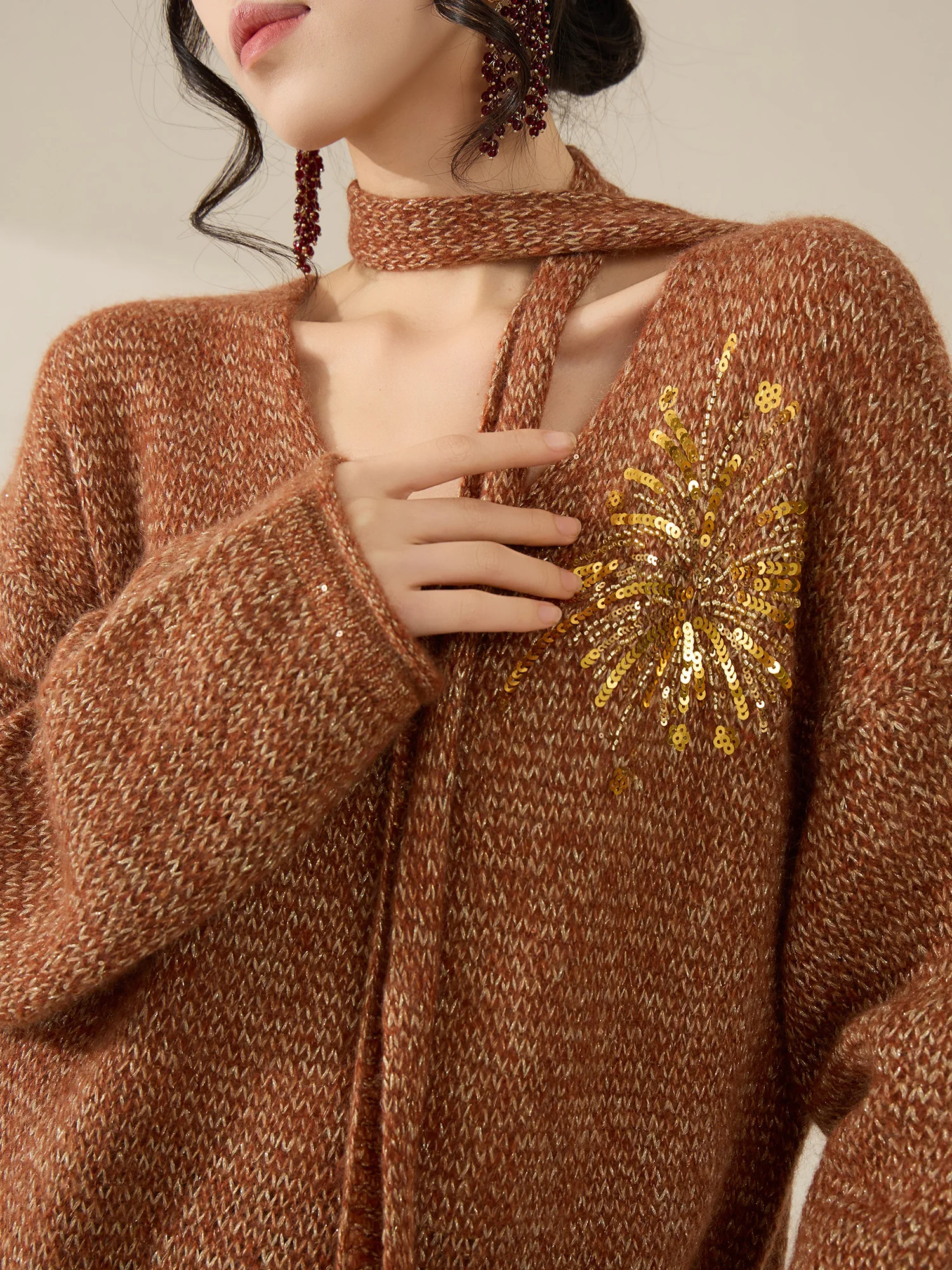 

Flowing Era Sequin Embroidered Loose Knitwear V-Ne Women's Winter Sweater Comfortable Casual Aosphere Feeling Long Sve