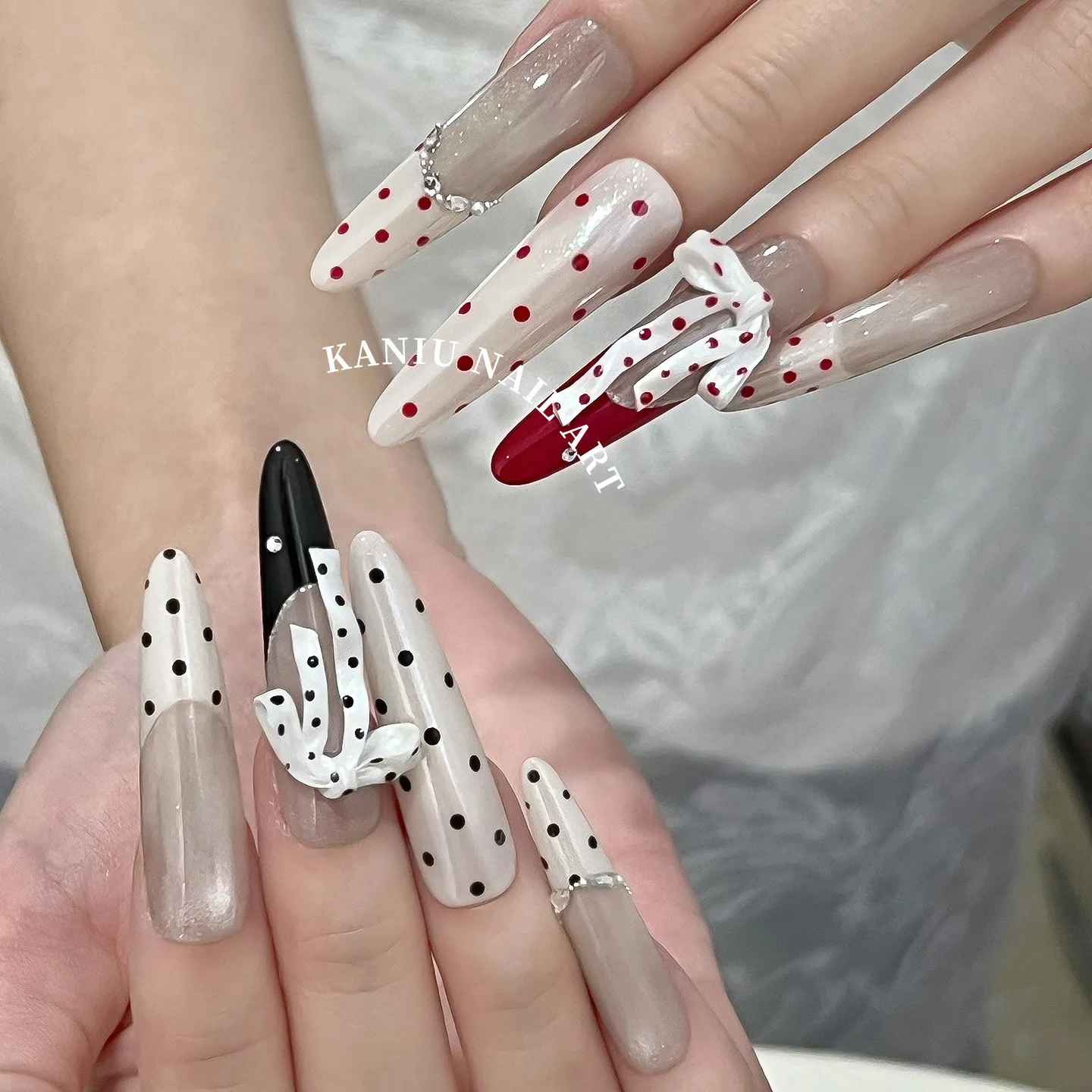 카니우 30/50/60개입 리본 모양 네일 액세서리 부드러운 조각 리본 네일 액세서리 혼합 핑크 블루 리본 네일 장식