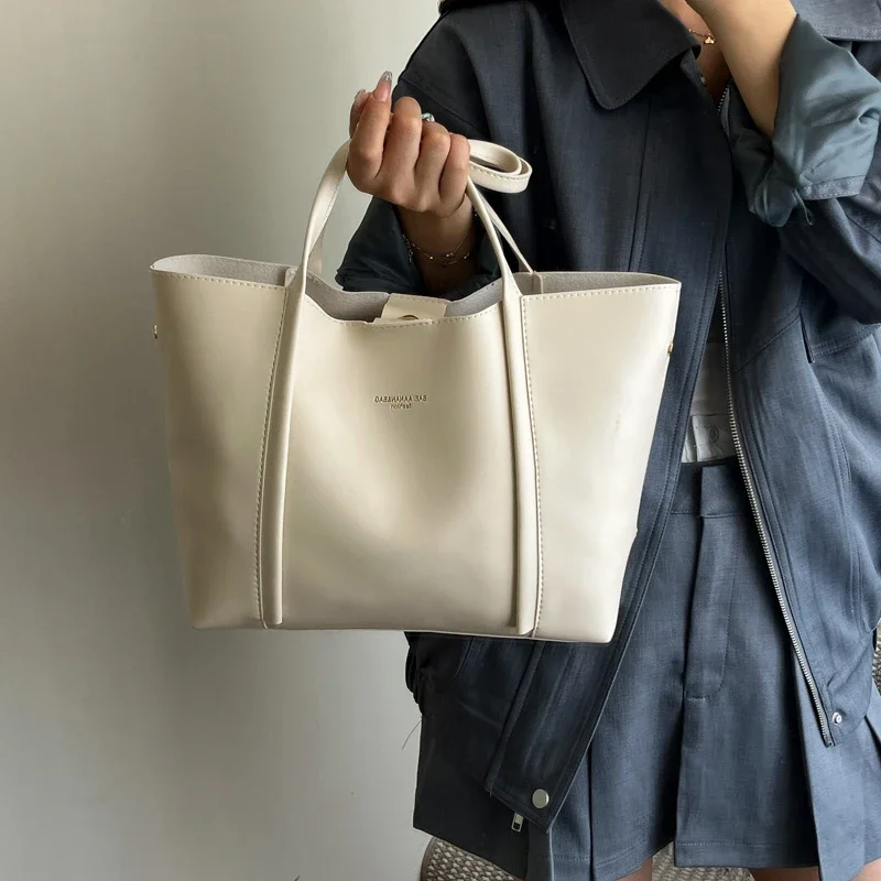 

Women's Leather Fashion Luxury Crossbody Bag Elegant Classic Designer Shoulder Tote Handbag For Daily Look