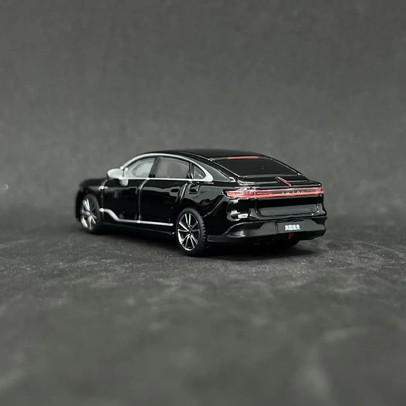 Bburago 1:64 VOYAH Passion‌ Alloy Luxy Electric Car Model Diecast Metal New energy Vehicles Car Model Simulation Kids Toys Gift