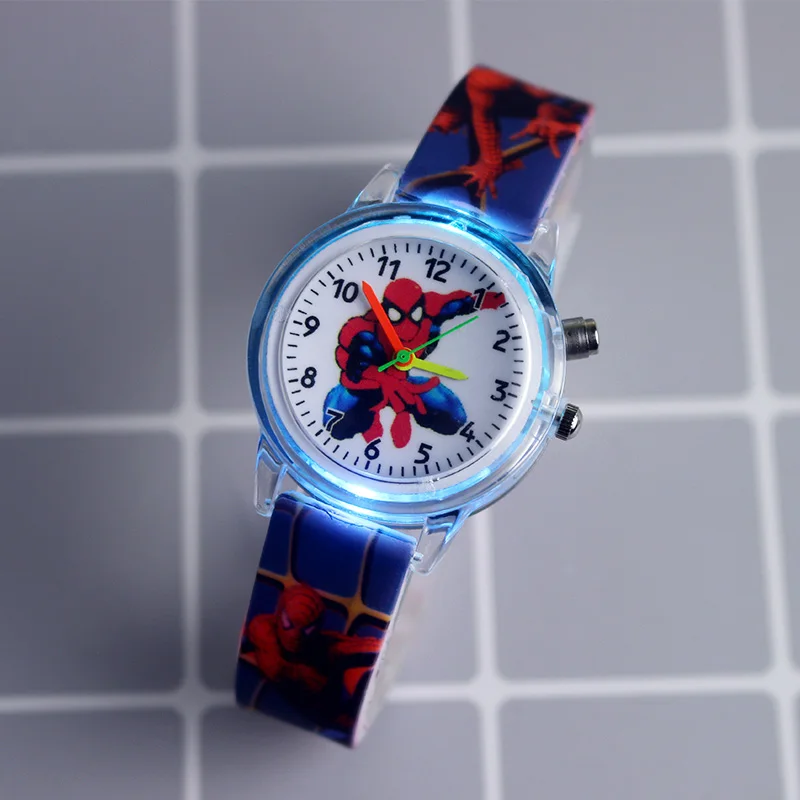 Neue Spider-Man Kinder Uhren mit Farbe Blitzlicht Silikon Armband Kinder Uhr Jungen Anime Action-figuren Modell Spielzeug uhr Geschenk