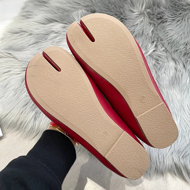 Women Flats Tabi Ninja Shoes Woman Microfiber Leather Comfy Flats Split Toe Slippers Soft Bottom Loafers 2024 New Fashion Design