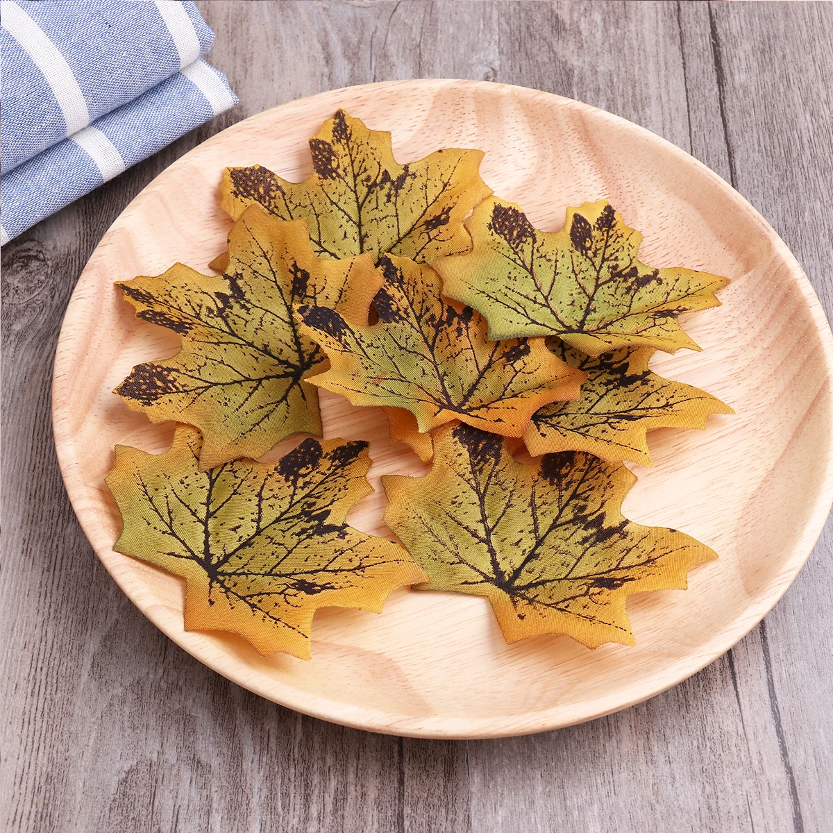 

50Pcs Fake Maple Leaves Realistic Decorative Foliage for Christmas Birthday Garden Home Decoration Artificial Plant Props