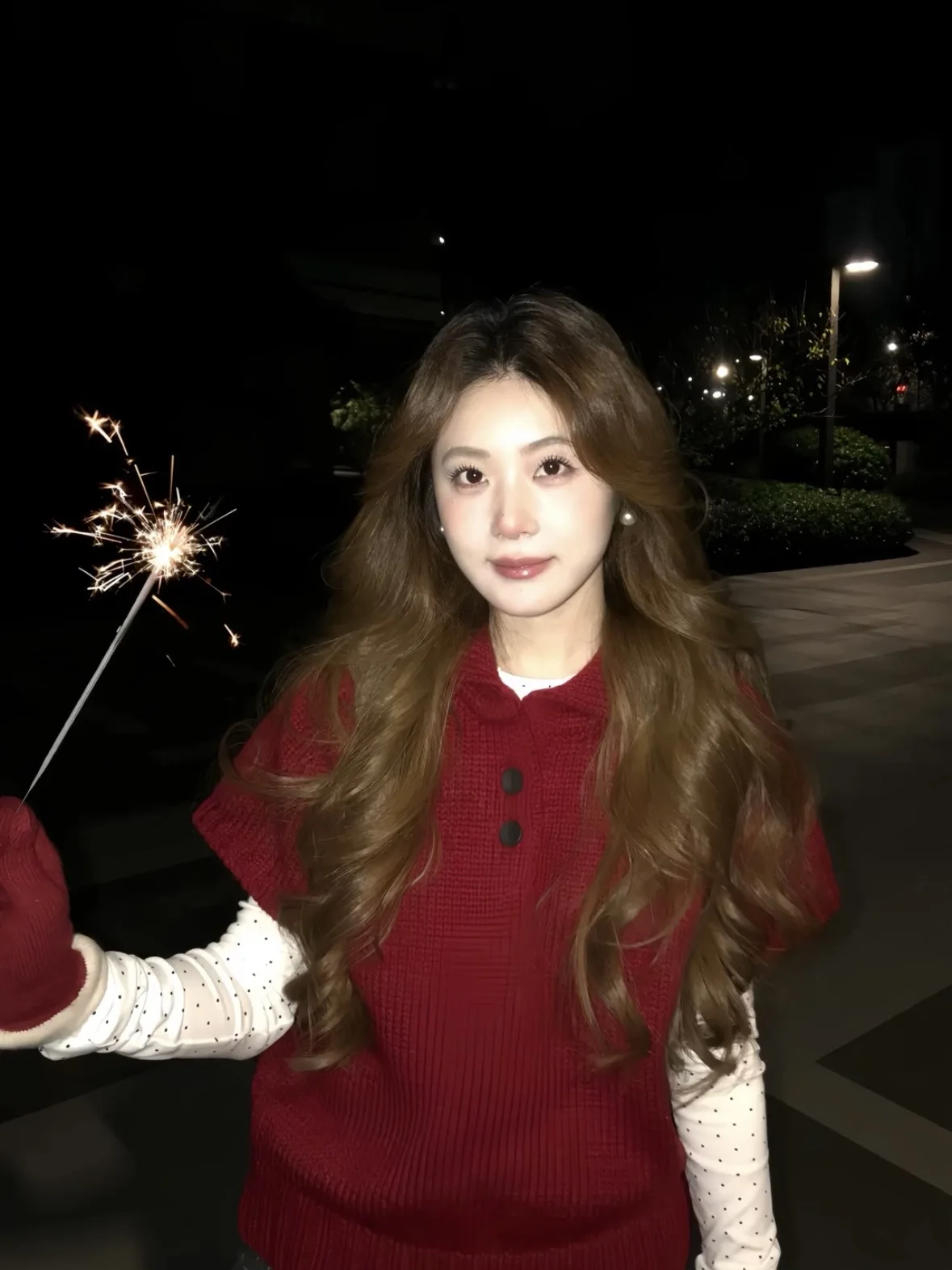 Czerwony sweter damski na Nowy Rok, dziergany, z węzłem, okrągły dekolt, oversize, idealny na zimę...