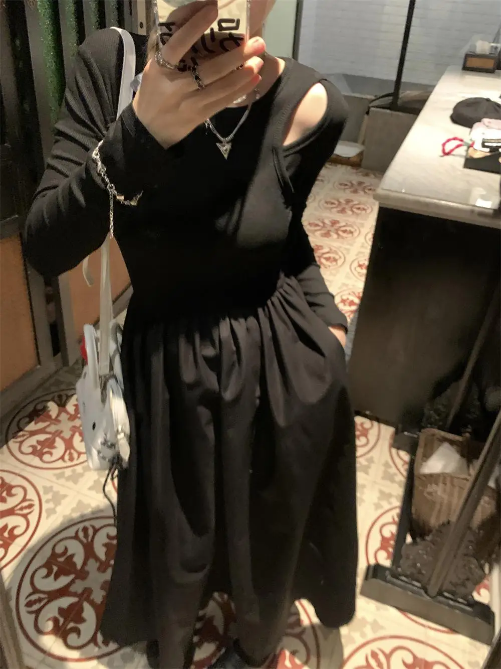 

plus Size Patchwork Long Sleeve Dress Slimming Waist Design Shoulder Bared Black A-Line Skirt Korean Style Commute Wind