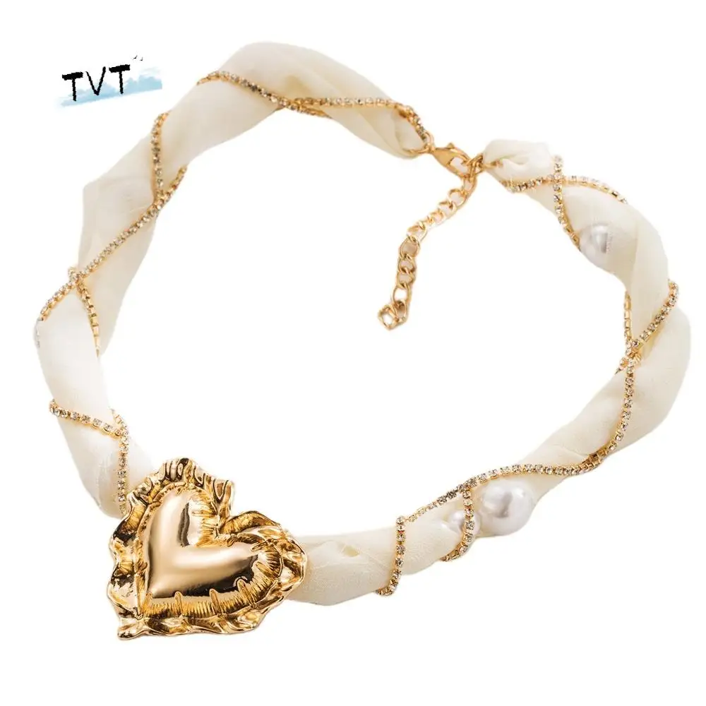 

Y2K Vintage Pearl Necklace Fabric Chain Neck Jewelry Heart Pendant Necklace Light Luxury Crystal Twined Rhinestone Choker Party