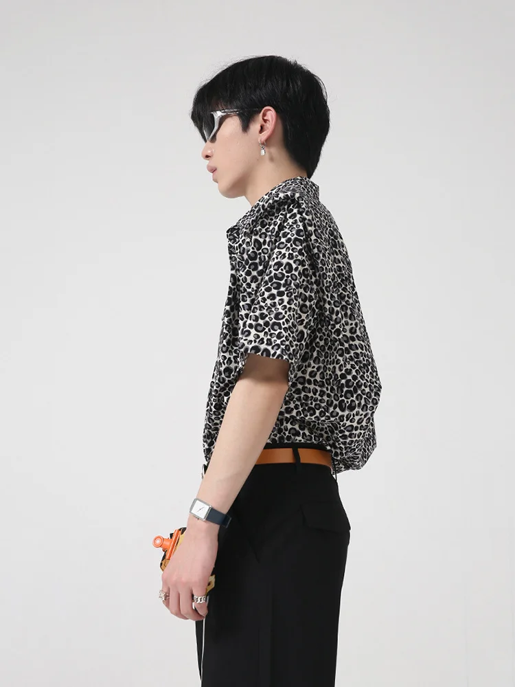 

Spring 2022 New Fashionable Short-sleeved Shirt Korean Style Leopard Print Padded Shoulder Design Men's Loose Tops 2A2078