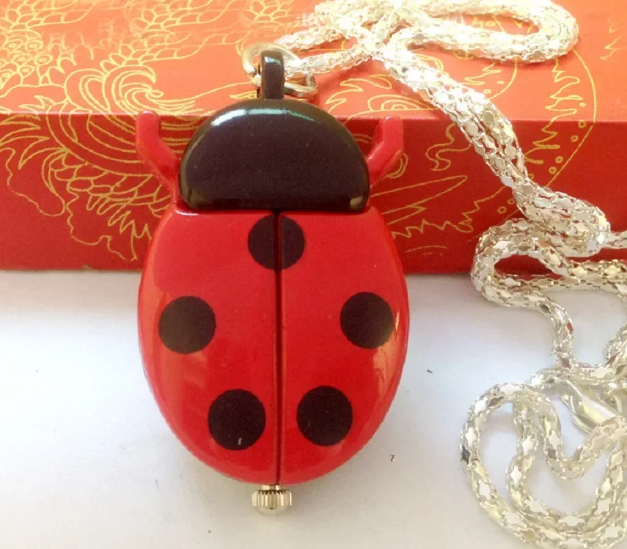 لطيف موضة جديدة صغيرة الذهبي خنفساء ساعات الجيب مع سلسلة خفيفة الوزن قلادة قلادة ساعة الكبار الأطفال الخنفساء ووتش #5