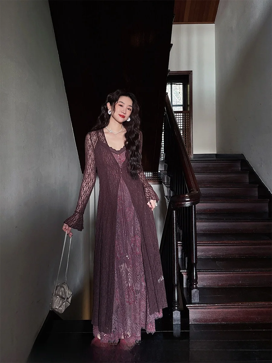 

Новый весенний вязаный кардиган с кружевом, свободного кроя, с длинными рукавами, V-образным вырезом, на пуговицах, повседневный, модный, из нейлона, цельный.