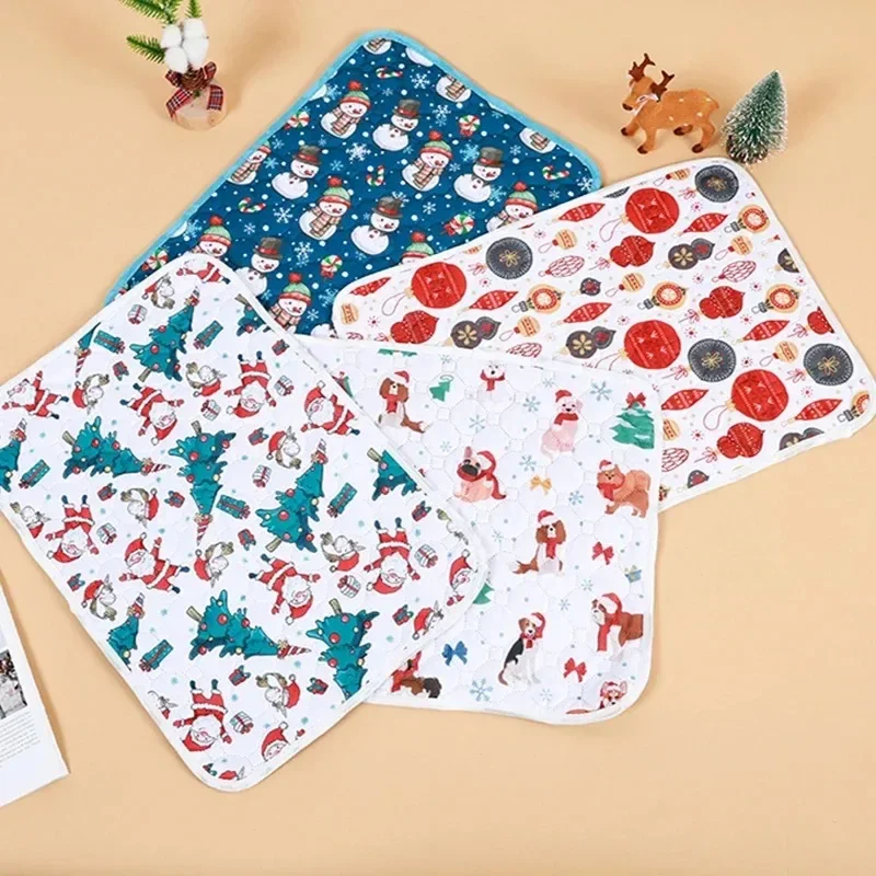 Christmas Dog Urine Pad Blanket Absorbent Diaper Washable Chrismas Puppy Training Pad Pet Bed Urine Mat for Pet Car Seat Cover