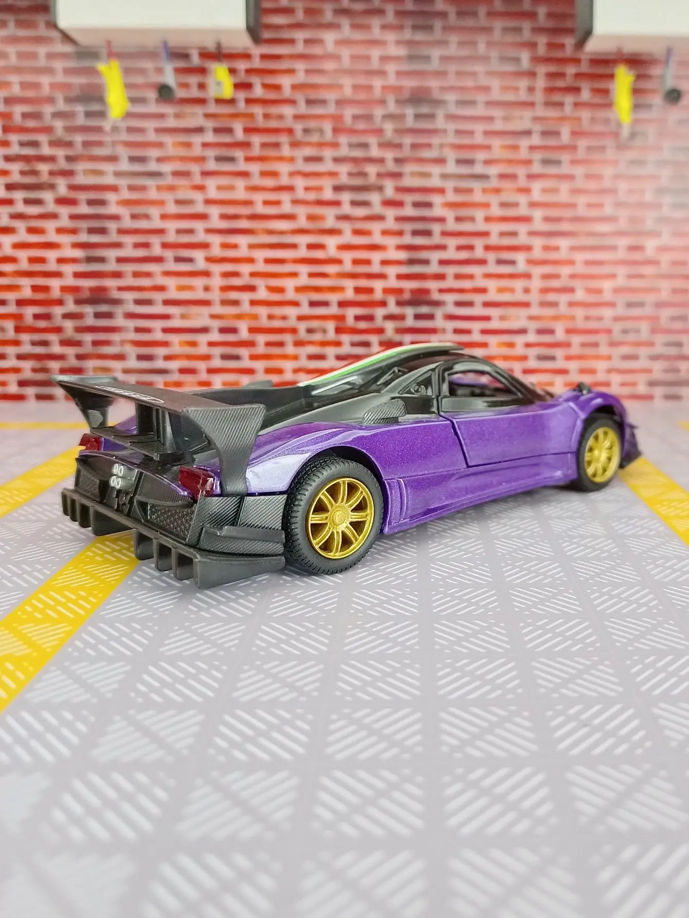 CCA 1:31 simulation Pagani Zonda Alloy Car Model has sound and lighting functions doors on both sides that can be opened view 6