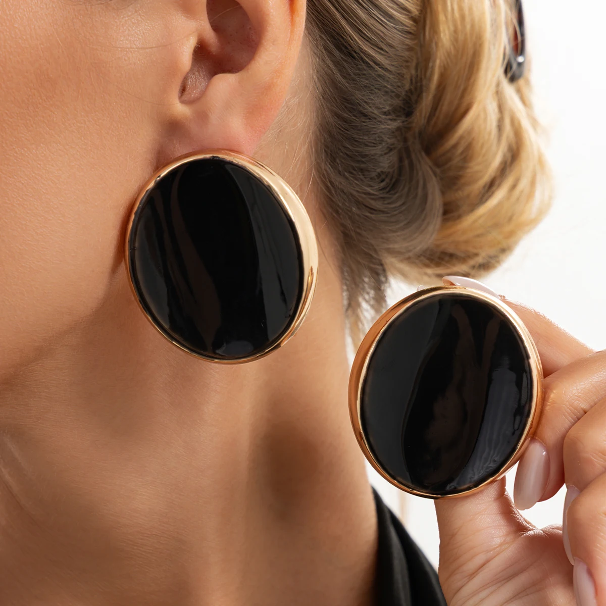 Ingemark 7 Colors New Trendy Drip Oil Round Stud Earrings for Women Vintage Geometric Puncture Ear Studs New Year Party Jewelry