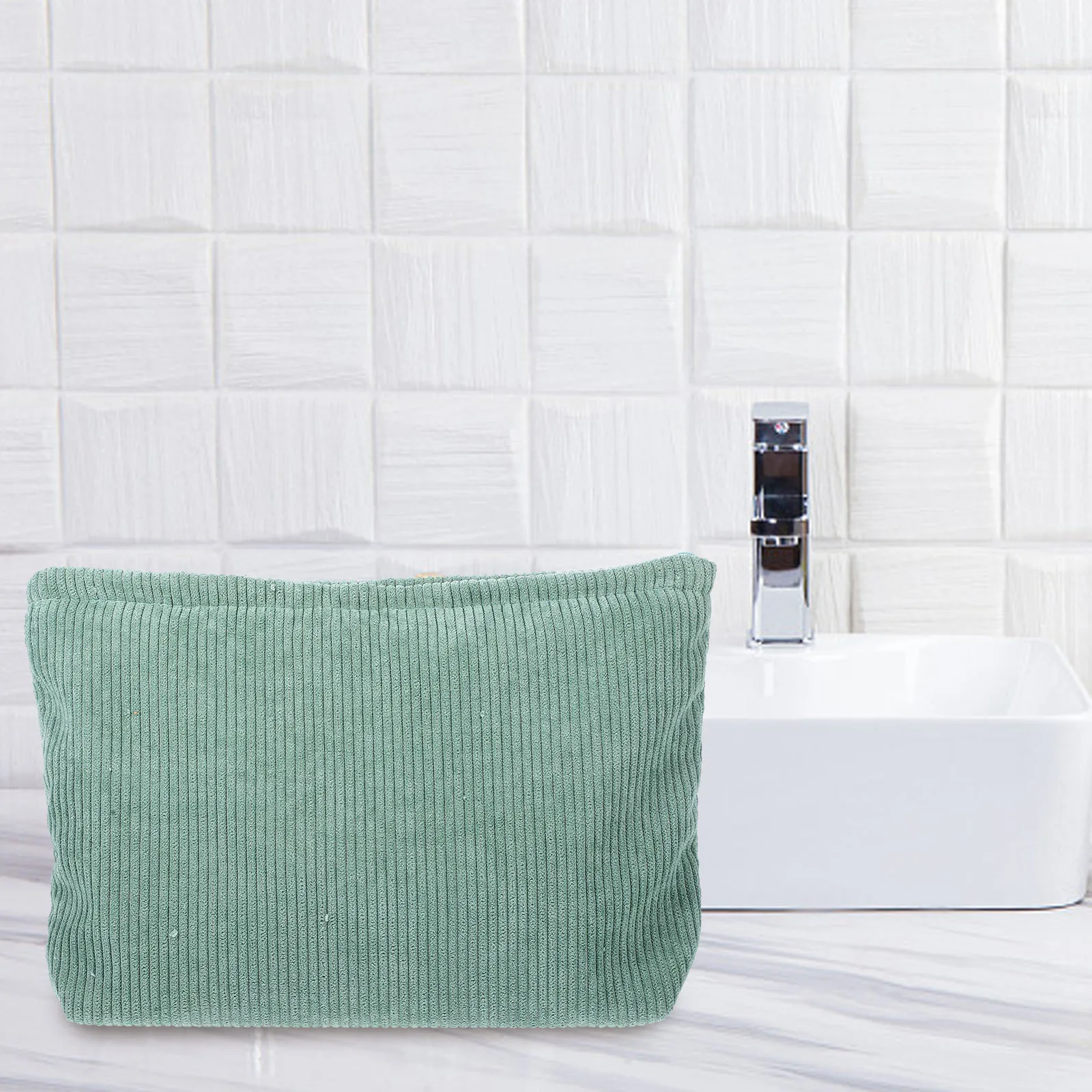 

Bag Large Capacity Makeup Organizer Bag Fashionable Travel Makeup Pouch Soft Fabric Zipper Pouch for Women