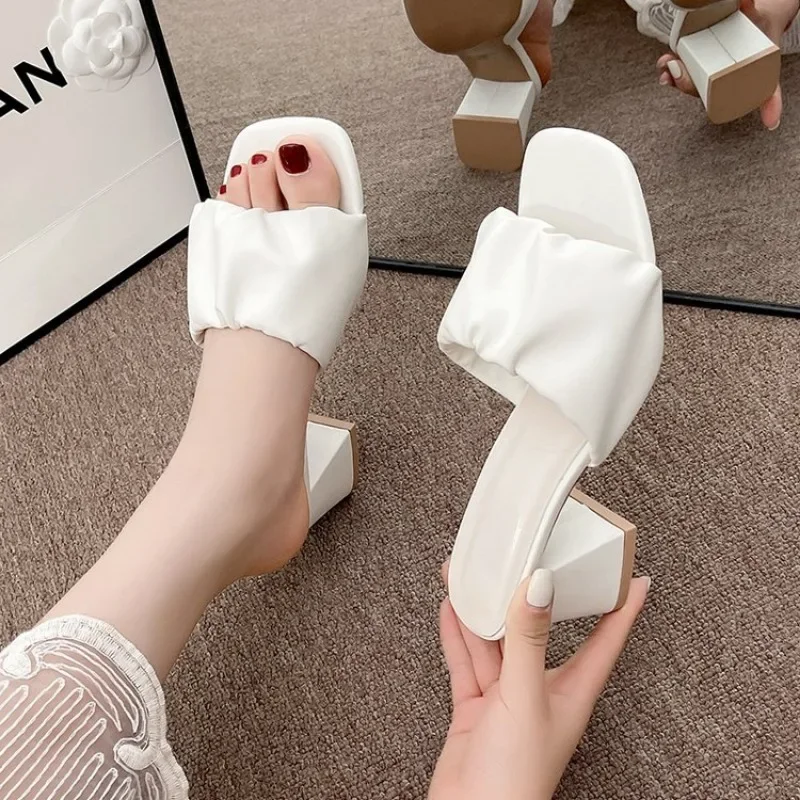

Fashion Women's Square Head Outside Slippers 2024 Summer New Wrinkle Straight Tape High Heel Slippers 35-42