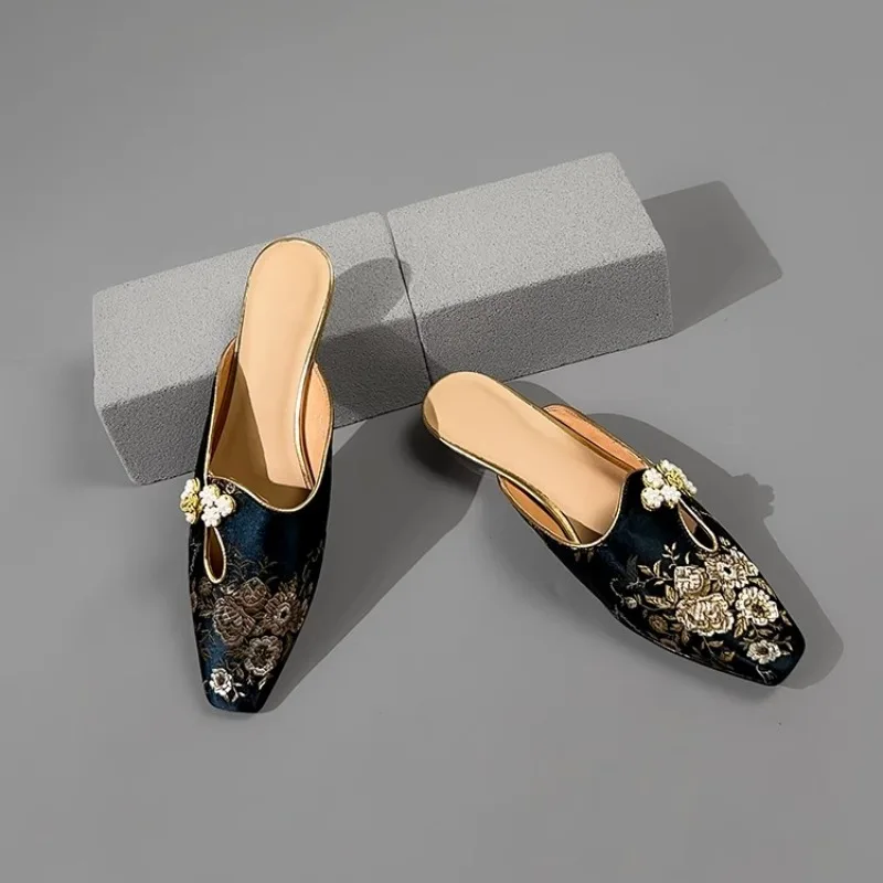 

Модные тапочки ручной работы с жаккардовой вышивкой, женские летние полутапочки на танкетке, женские туфли-лодочки Qipao