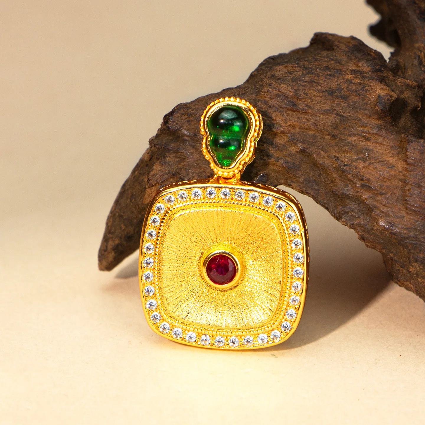 9999 gold brushed gold inlayed copper pendant for women, featuring a retro Chinese style design.