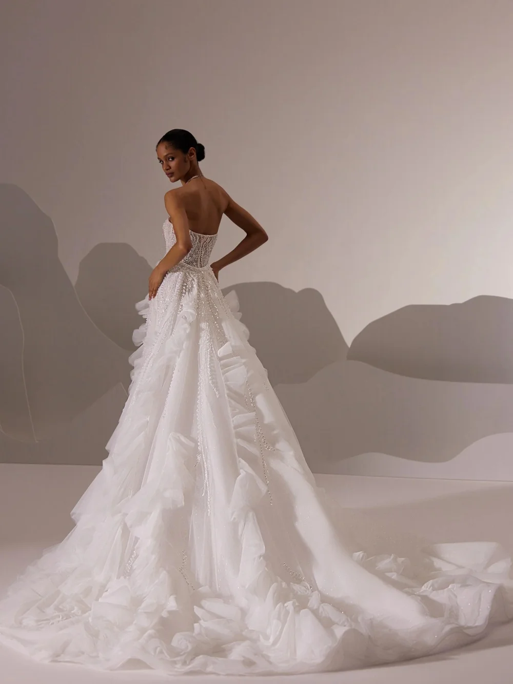 فستان زفاف مكشكش قابل للانفصال مزين بالخرز واللؤلؤ فستان زفاف 2026 مخصص رشيق بدون حمالات للعروس #5