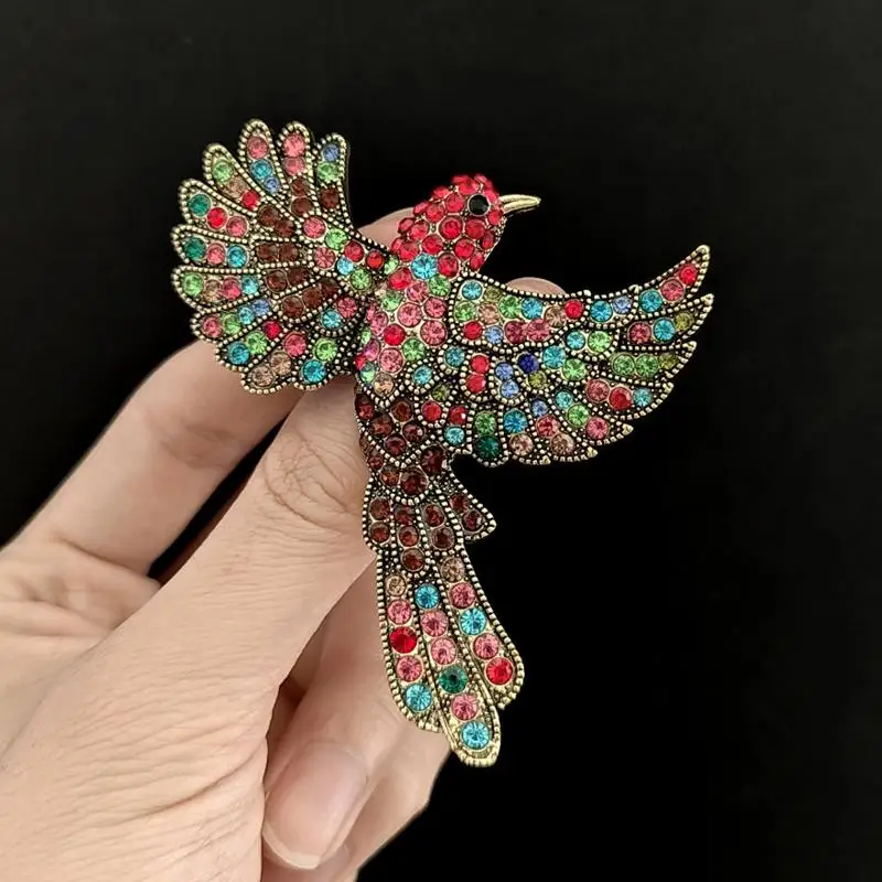 Elegant Rhinestone Inlaid Bird Brooch Luxury Fashion Jewelry for Holiday Gathering Wedding Ideal Gift for Women Friends