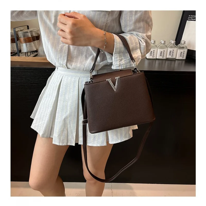 

Deluxe Women's Shoulder Bag Made Of Rivulet-Printed Leather Featuring Lisbon Casual Elegant Lightweight Soft Look​