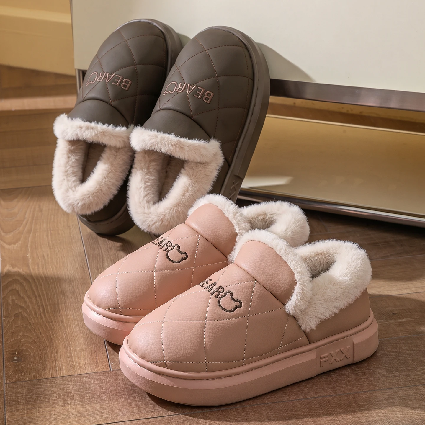 Winter Wasserdichte Hausschuhe für Damen und Herren, Warme Plüsch-Hausschuhe mit Dicker Sohle, Bären-Stickerei, Rutschfeste Indoor-Baumwoll-Fell-Schuhe – Detail 15