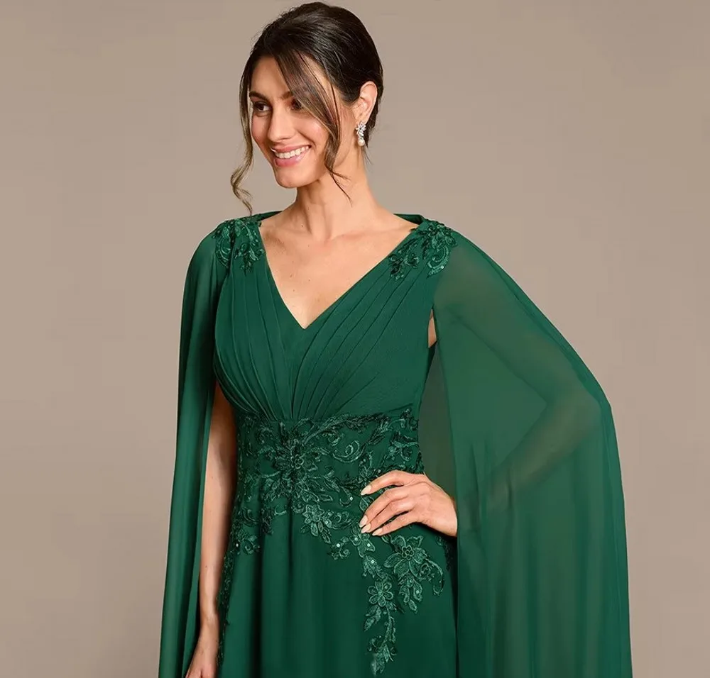 Emerald Green Chiffon Lace Plus Size Mother of The Bride Dress Cap Sleeves Scoop Sequin Floral Lace A-line Guest Party Gowns
