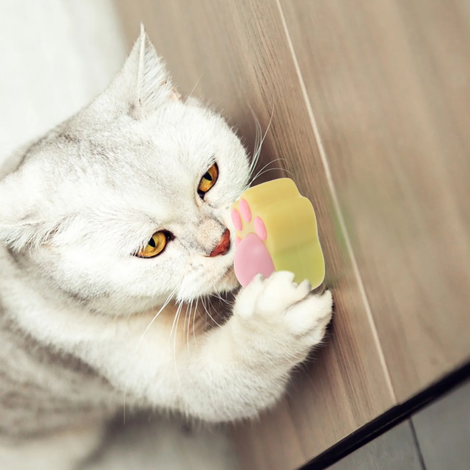

Cat Snack with Licking Ball Interactive Fried Egg for Indoor Play Keeps Your Feline Friend Engaged and Satisfied