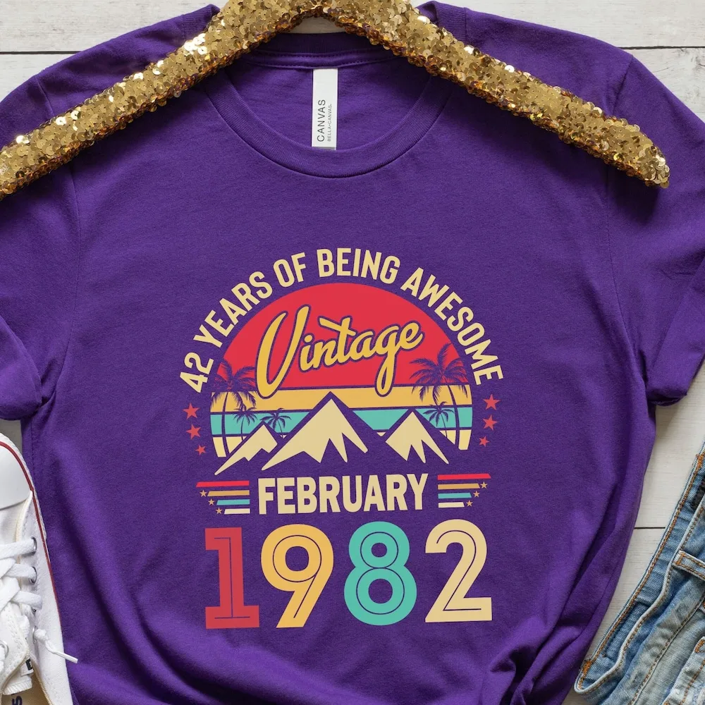 February 1982 Birthday T Shirt Vintage 42Nd Retro Trendy For Aquarius 42 Year Old Bday