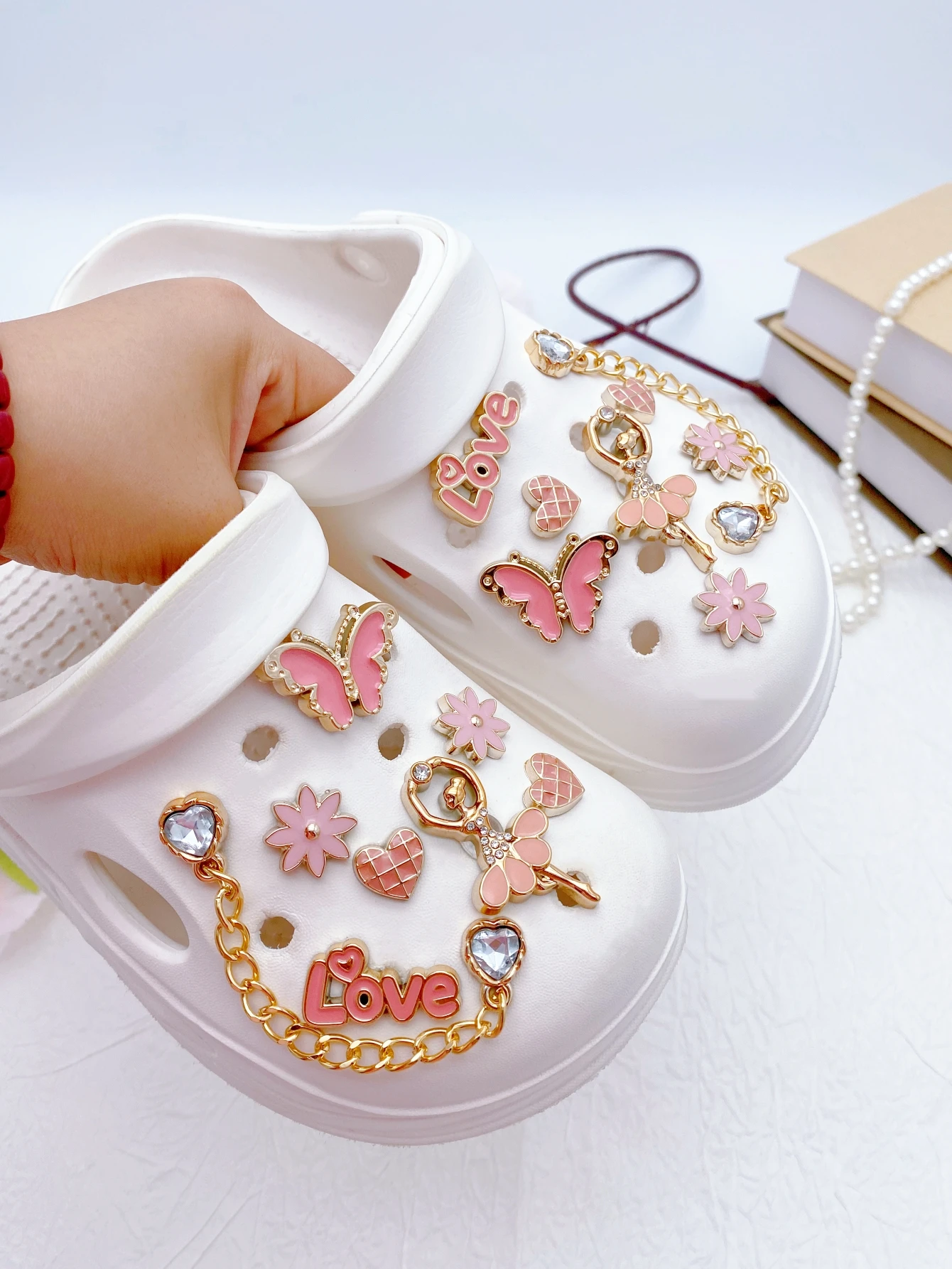 16pcs Fashion Heart Chain Rhinestone Butterfly Flower ABS Shoe Charms, Detachable DIY Clog Sandal Decorations. Versatile Shoe Cl