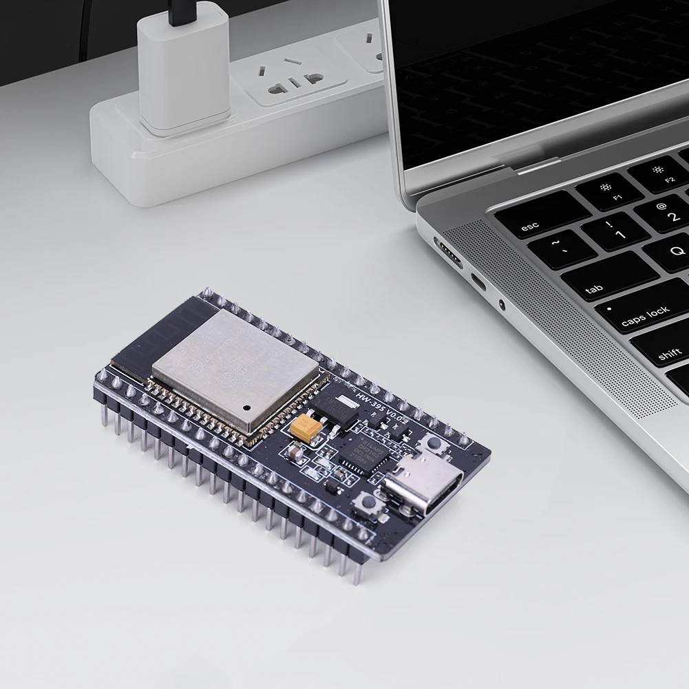 

ESP32--32 CP2102 Макетная плата 32 Мбит SPI Flash WiFi Bluetooth-совместимая 2412-2484 МГц для умного дома Mobile IoT