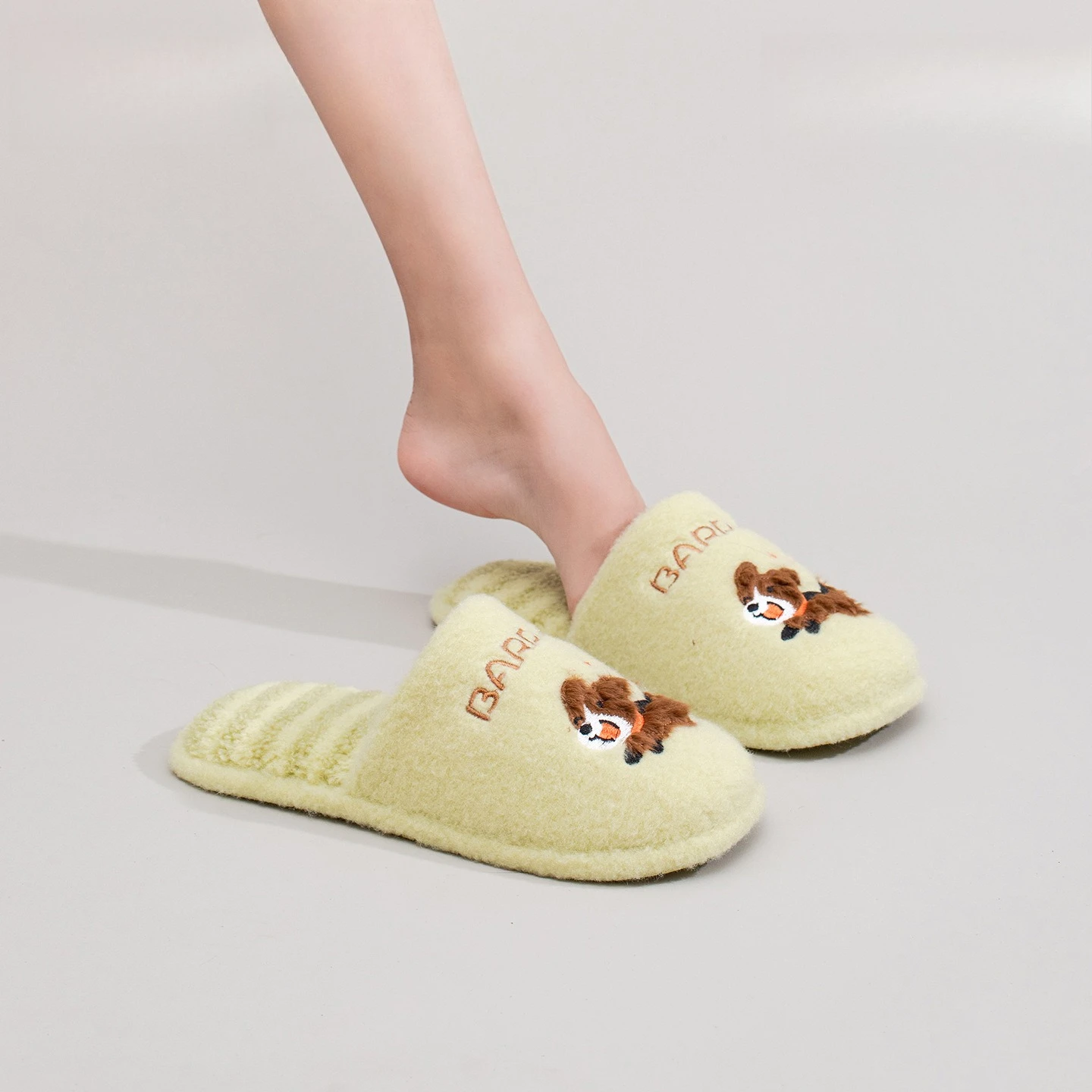 

New Women's Indoor Cotton Slippers for Autumn and Winter with Mute Design Cute Puppy Rabbit Plush for Warmth Women's Slippers