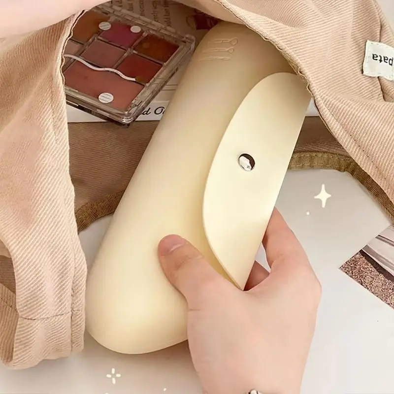 Borsa per cosmetici da viaggio con porta pennelli per trucco in silicone: porta pennelli per il viso cosmetico portatile morbido, grande custodia per pennelli per trucco da viaggio