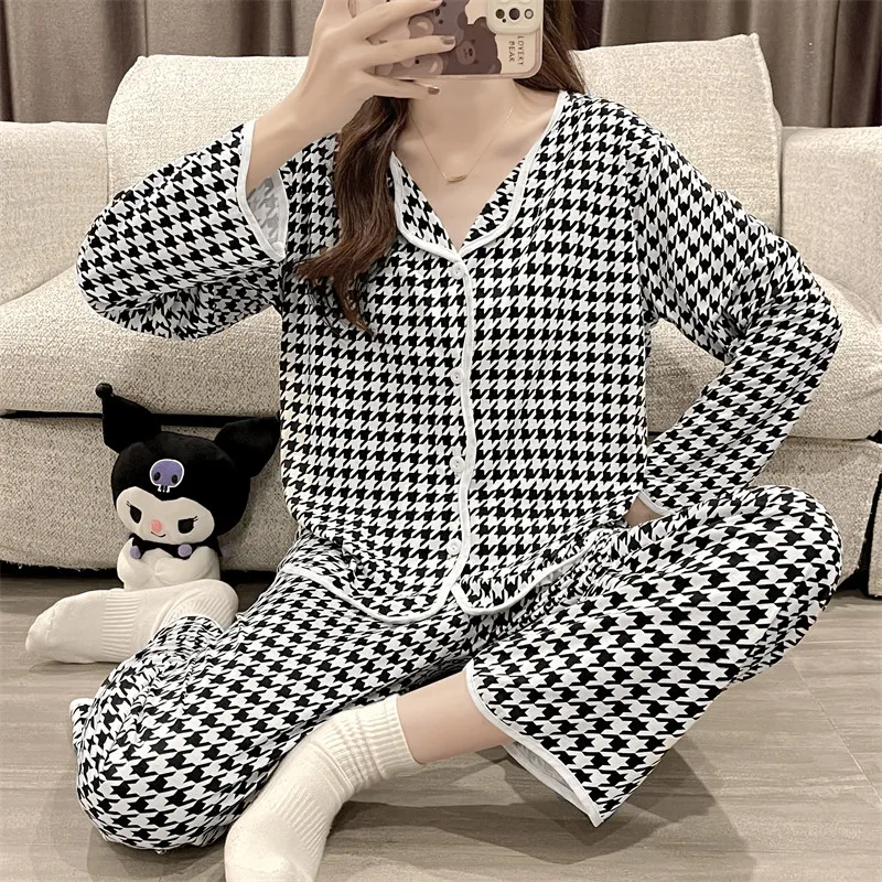 Spring and autumn new ladies pajamas milk silk simple casual cartoon cardigan long-sleeved pajamas women's suits home clothes