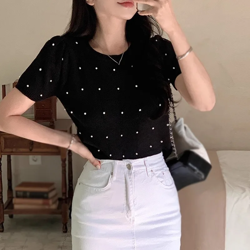 Women\'s Retro Round Neck Pearl Embellishment Knitted Top T-shirt Summer Casual Versatile Gentle Style Knitted Short Sleeved Top