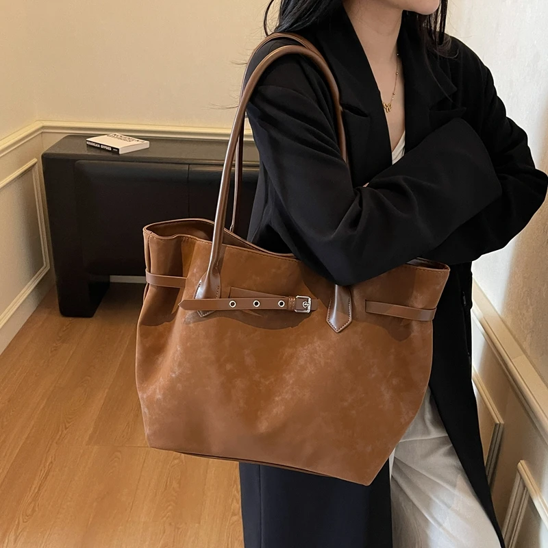 

Большие однотонные сумки-тоут из матовой кожи для женщин, зимняя женская сумка на плечо 2025 года, женские сумки и кошельки в стиле ретро