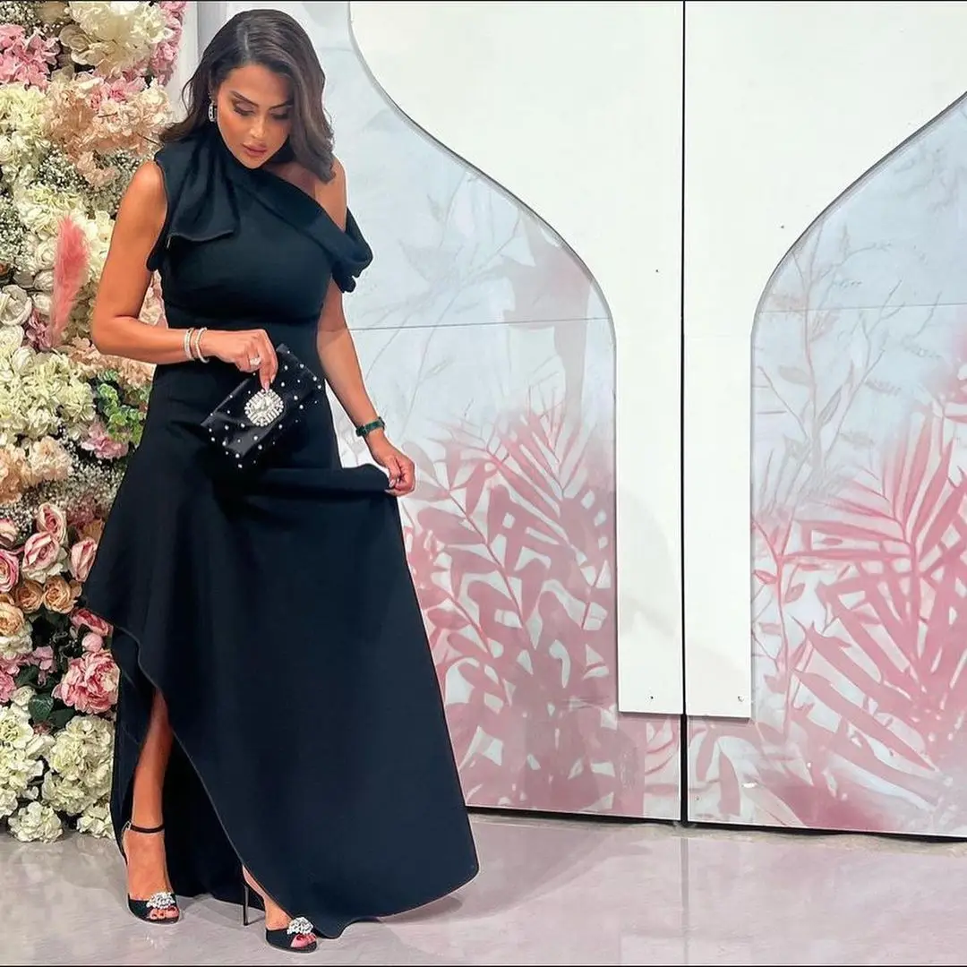 

Elegant Mermaid Black Evening Dresses One Shoulder Sleeveless Pleated Floor Length Backless Simple Prom Party Dresses