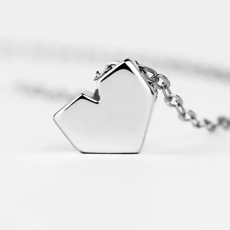 

Couple Pendant Necklaces Simple Geometry S925 Pure Silver Heart Shaped Love Design Fashionable Jewelry for Women