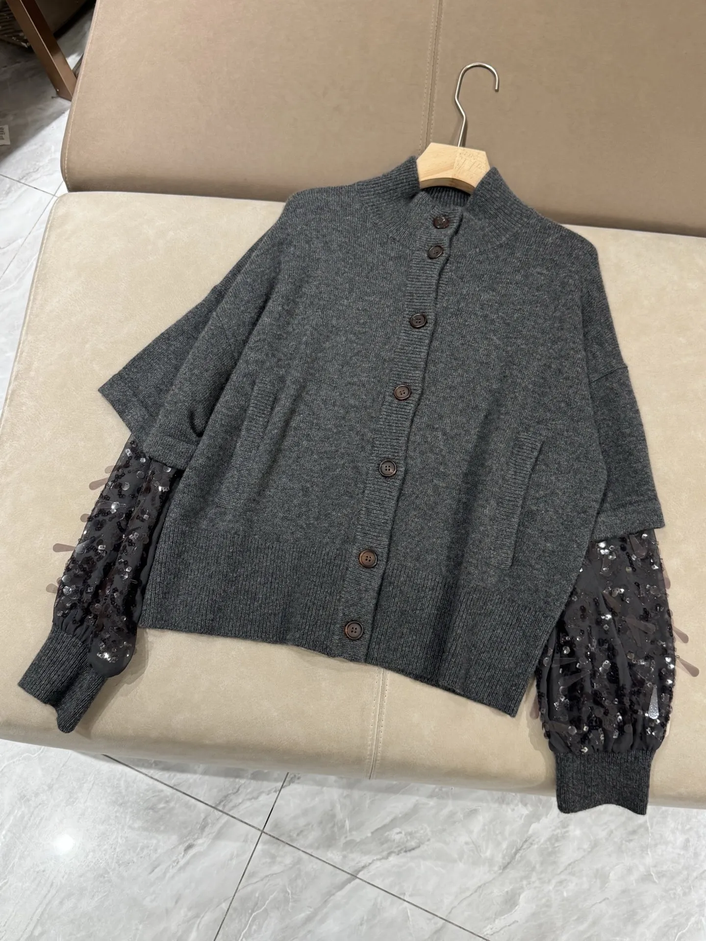 Новый осенне-зимний женский высококачественный кашемировый вязаный кардиган с шелковыми рукавами с пайетками, модный и универсальный