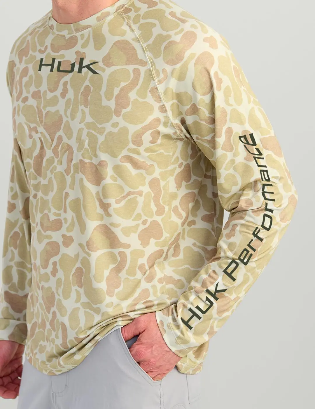 

HUK Men's Airweight Crew, UPF 30+ Lightweight Performance Fishing Shirt with Recycled Polyester and Raglan Sleeves