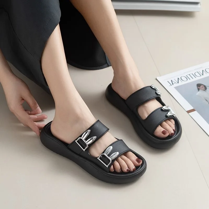 

New niche women's sandals, wear outside, high-end fashion, versatile, thick-soled beach sandals, one-piece slippers