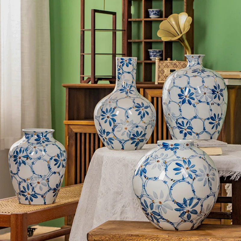 Yjq new Chinese modern blue and white porcelain hand-pinched real gold series hand-painted ceramic vase