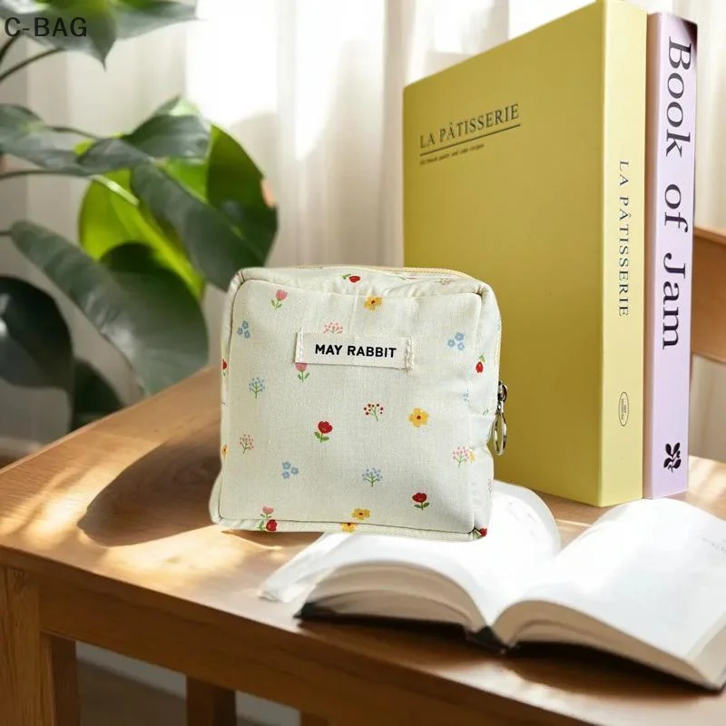 

Delightful Flower Print Large Capacity Square Beauty Case Women's Zip Around Coin Bag Girlish Menstrual Pad Pack Presents
