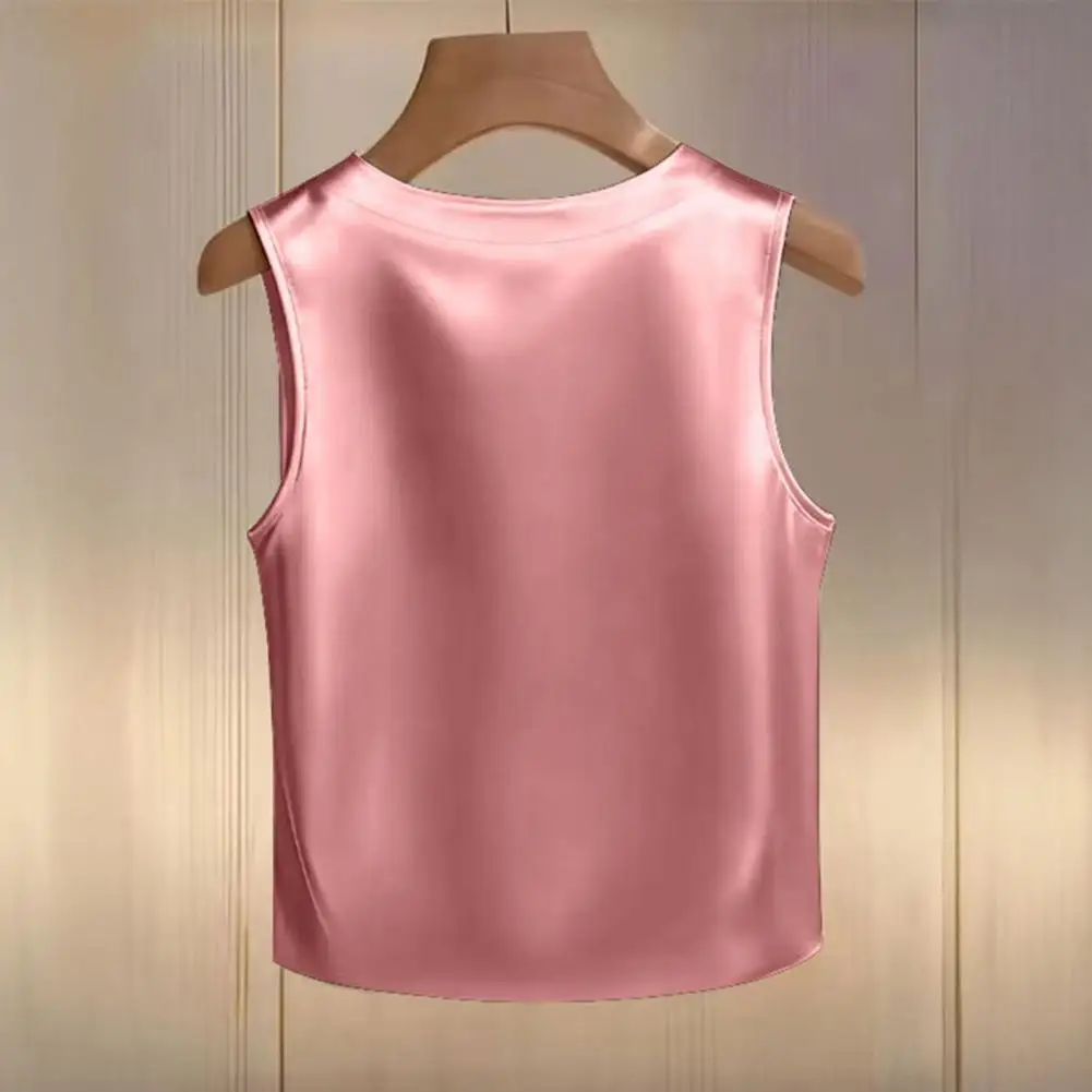

Imitation Pearl Neckline Shirt Faux Pearl Collar Top Women’s Satin Vest Top with Imitation Pearl Decoration Round Neck Blouse