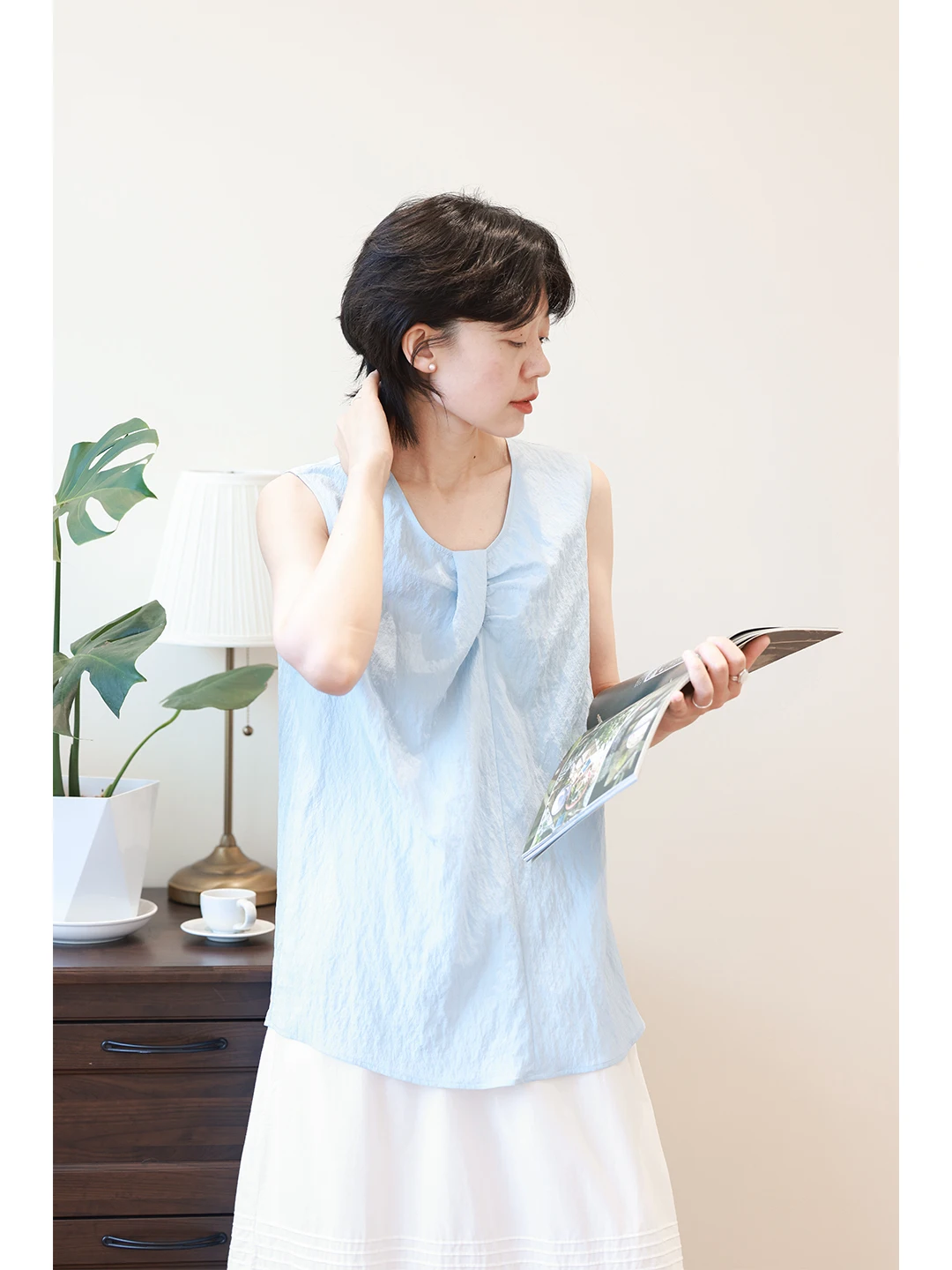 

Lightweight Cool White Silk round Ne Svel irt Women Summer Texture Dry Silk Versatile Vest Top Breathable