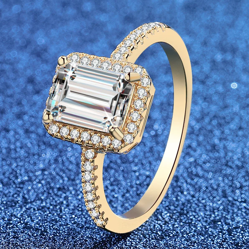 

Moissanite Platinum PT950 18K Gold Ring Light Luxury Style Four Claw Square Sugar Ancestral Green Redion Moissanite Wedding Ring