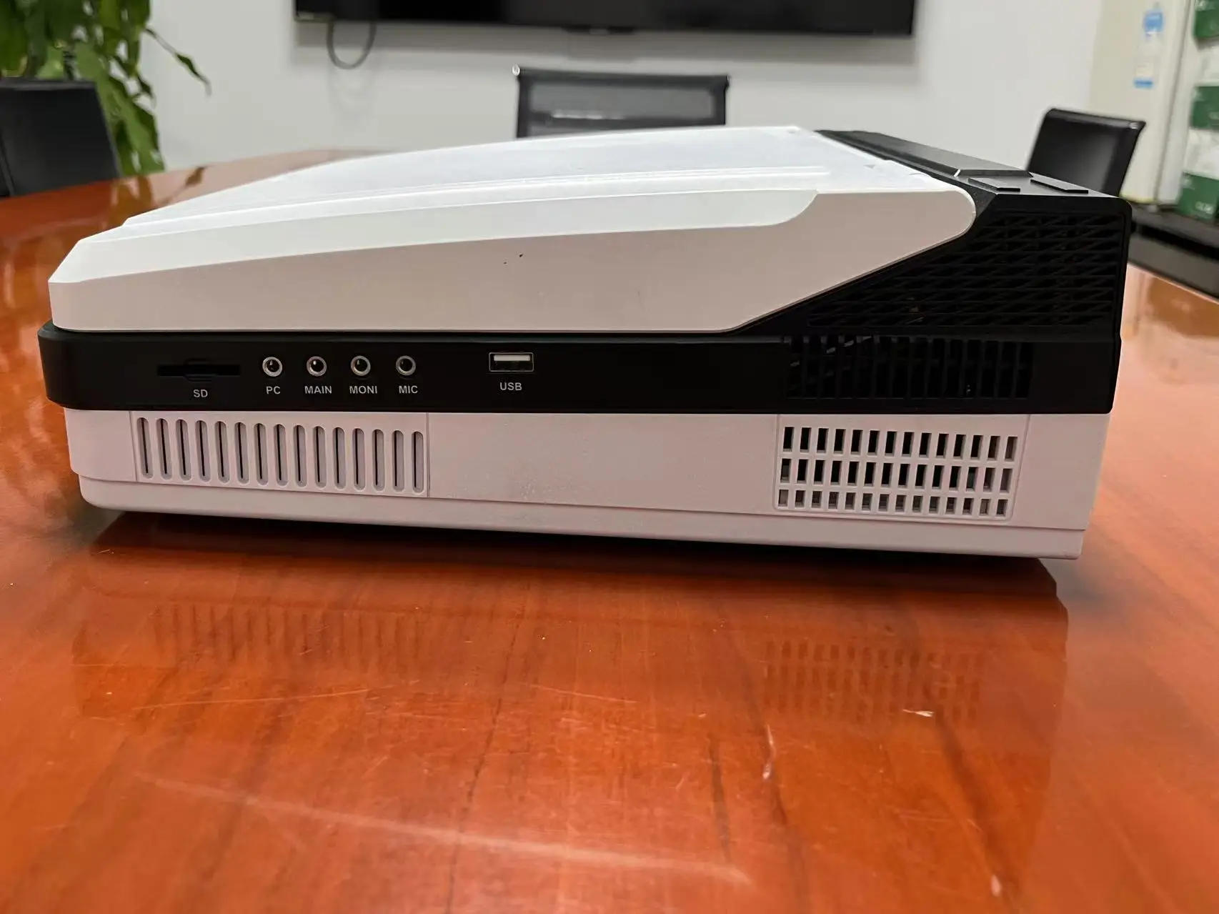 KD-BC-8HN High Quality and Durable 17.3-inch Portable Director Recorder Portable Station Concert