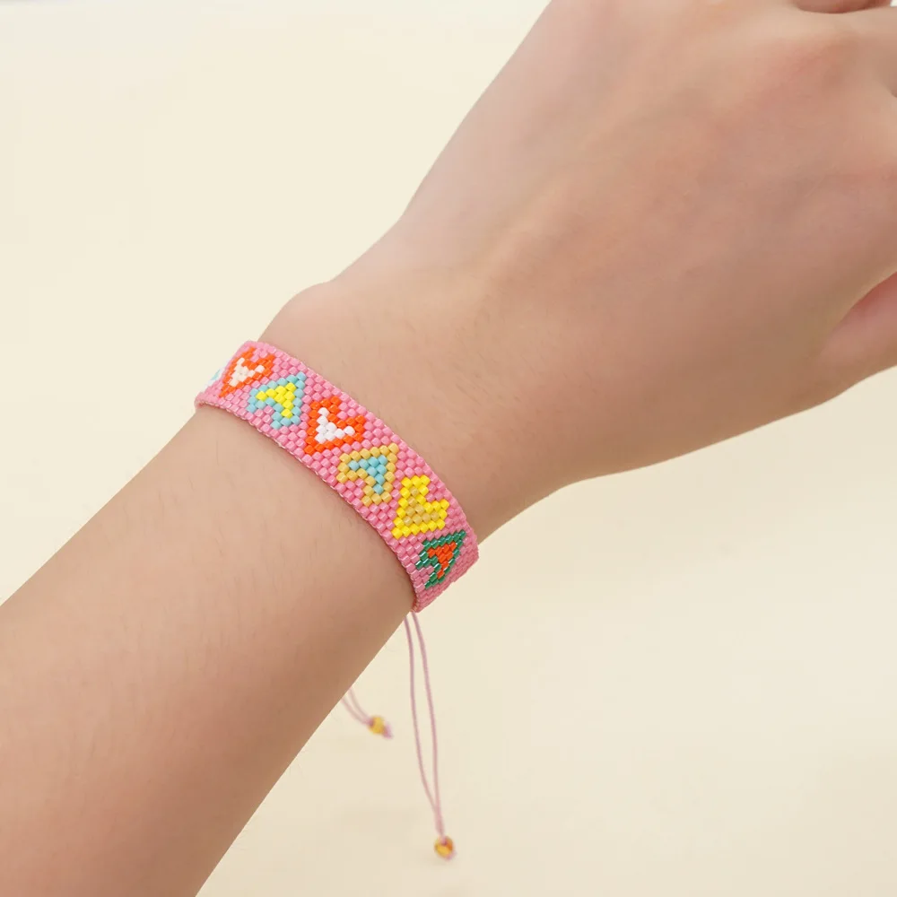 ZGMXR Bracciale con perline di riso Cuore Creatività Boemia Colore sfumato Bracciale con perline semplice moda femminile regolabile intrecciato a mano