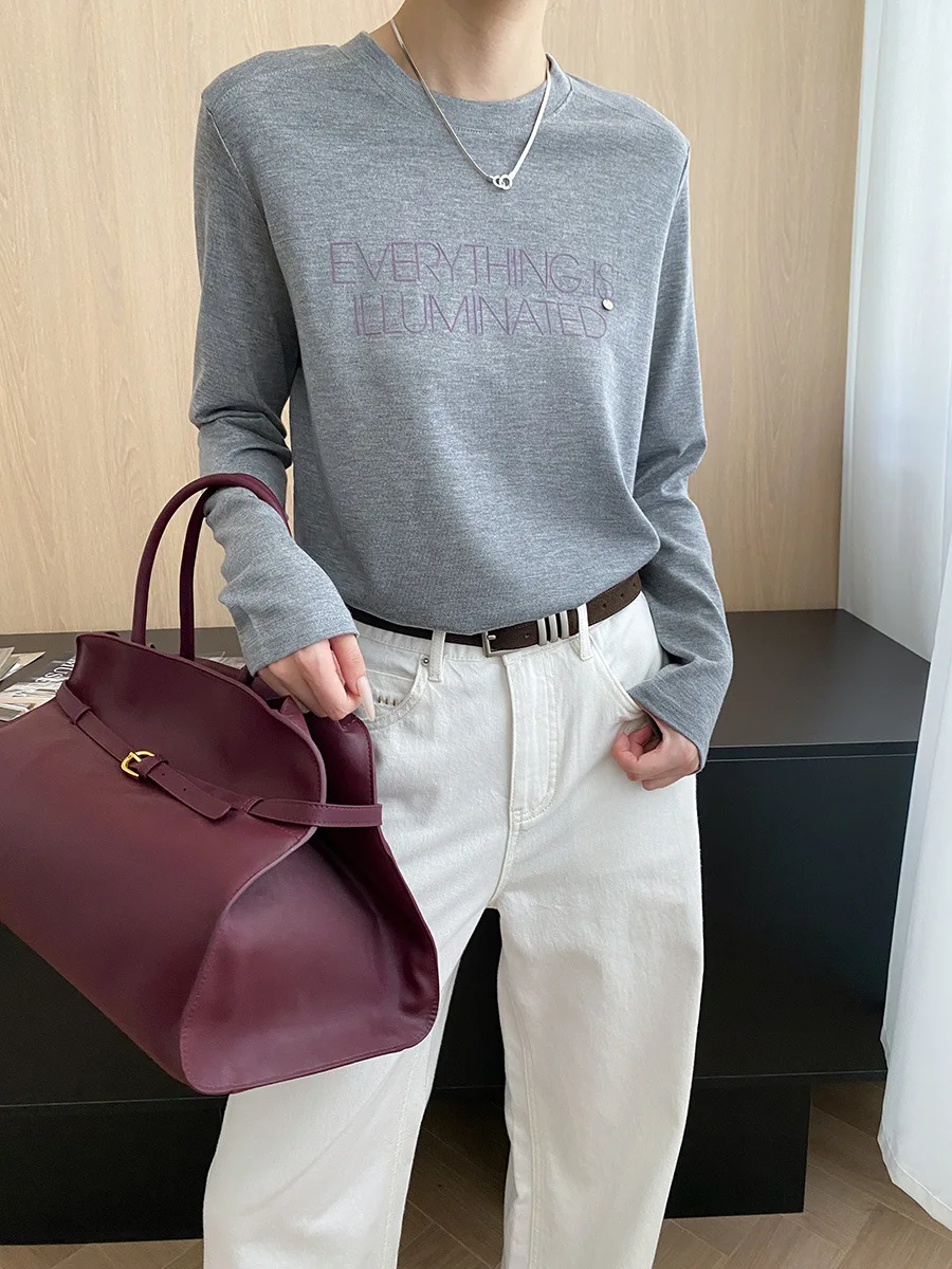 

Autumn versatile niche design embroidered letter round neck shoulder T-shirt