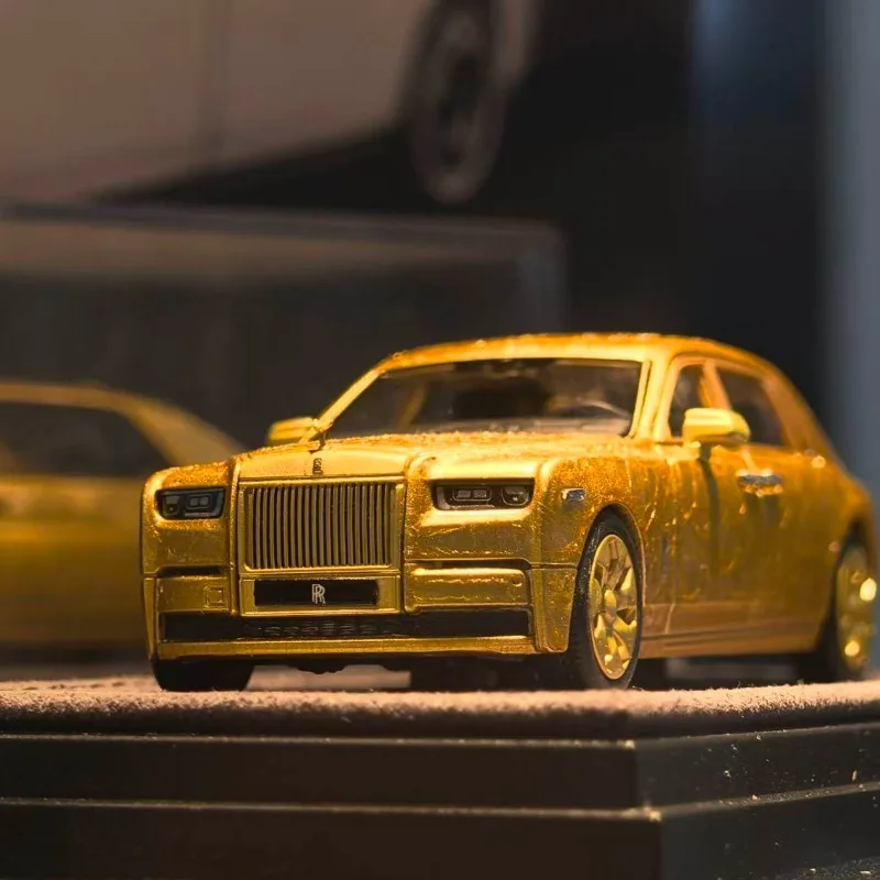 BANANA 1:64 Rolls-Royce Phantom Long Wheelbase Edition 8th Generation, die-cast alloy model, boys' toy, adult collection piece.