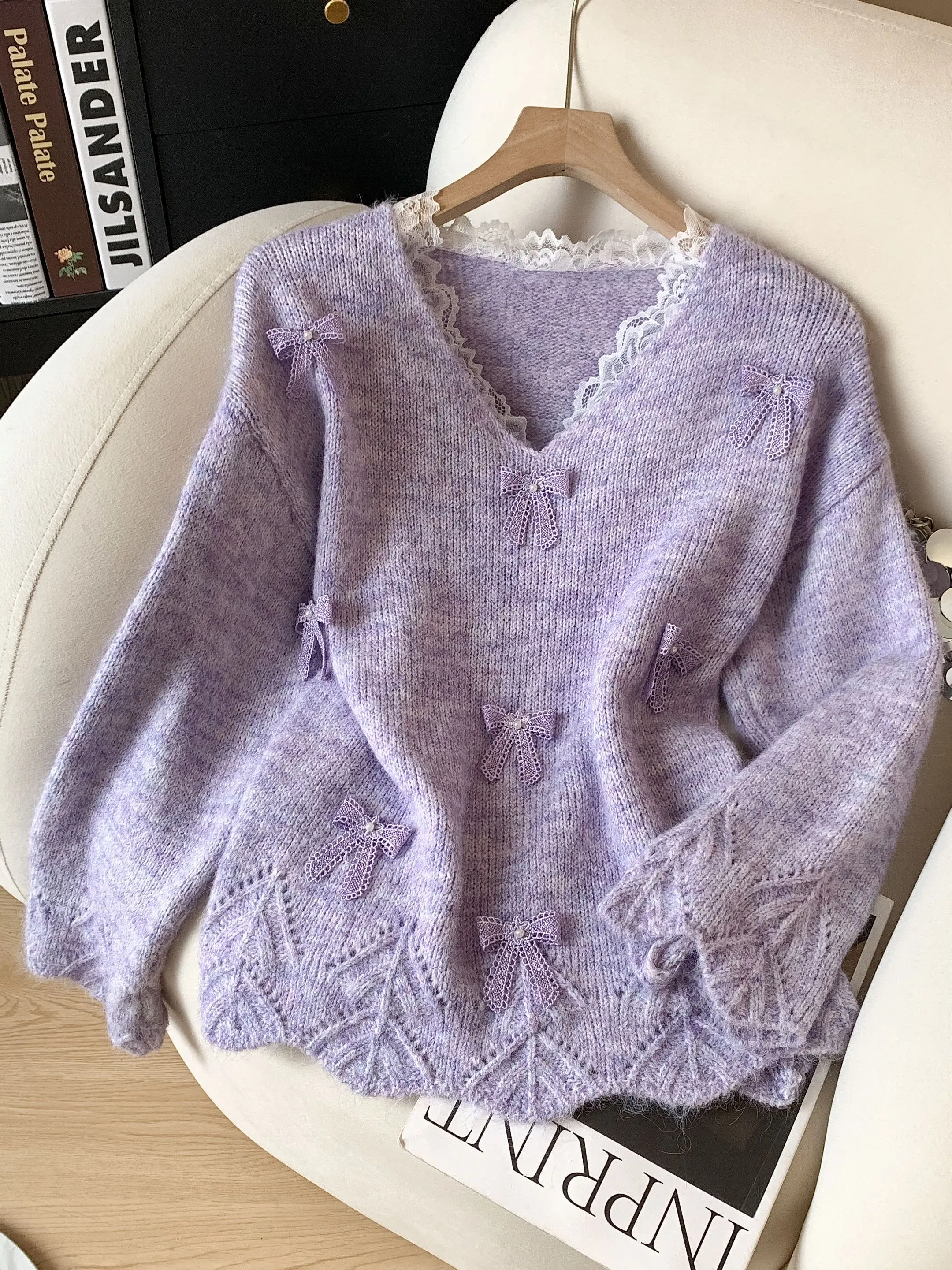 

Фиолетовый кружевной вязаный свитер с V-образным вырезом и длинными рукавами для женщин, весенне-осенний, красивый, в стиле Miu, большой размер, вязаный топ